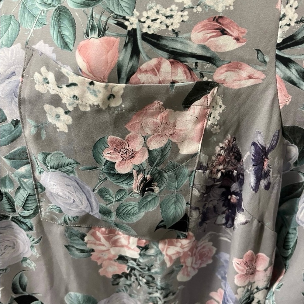 Torrid - Picture 2 of 5